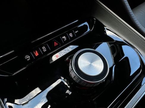 Used 2025 Jeep Wagoneer Series II image 31