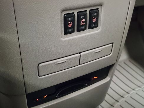 Used 2013 Nissan Quest LE w/ Protection Pkg image 32