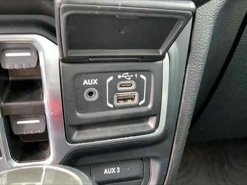 Used 2024 Jeep Gladiator Sport AWD/4WD image 32