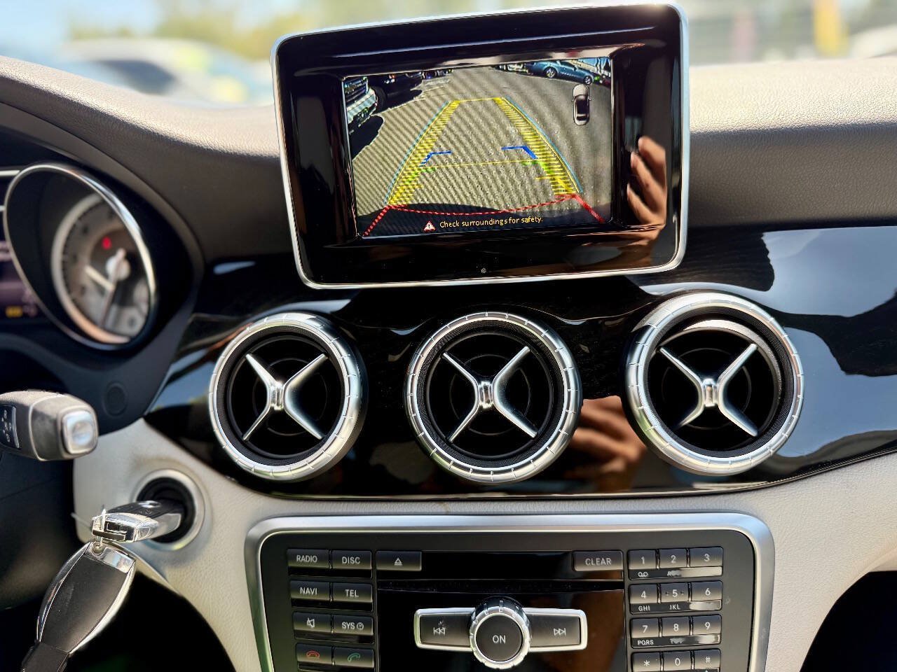 Used 2014 Mercedes-Benz CLA 250 image 21