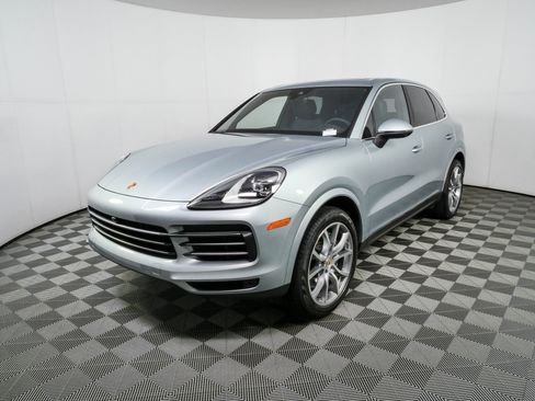 Certified 2023 Porsche Cayenne AWD/4WD image 1
