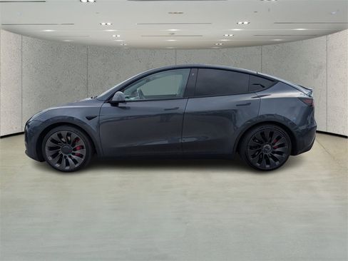 Used 2022 Tesla Model Y Performance image 6