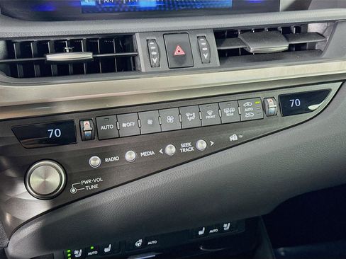 Used 2021 Lexus ES 350 w/ Premium Package image 18