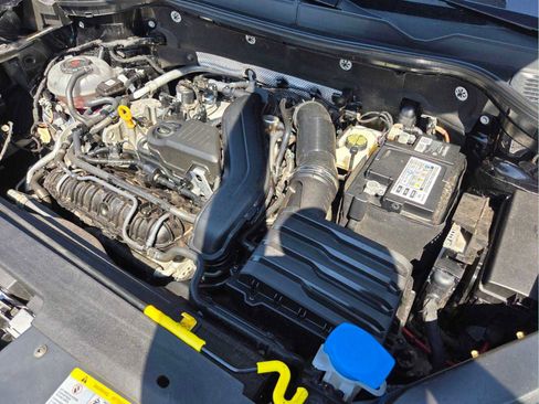 Used 2022 Volkswagen Taos SE image 19