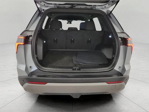 Used 2025 Chevrolet Equinox LT image 16