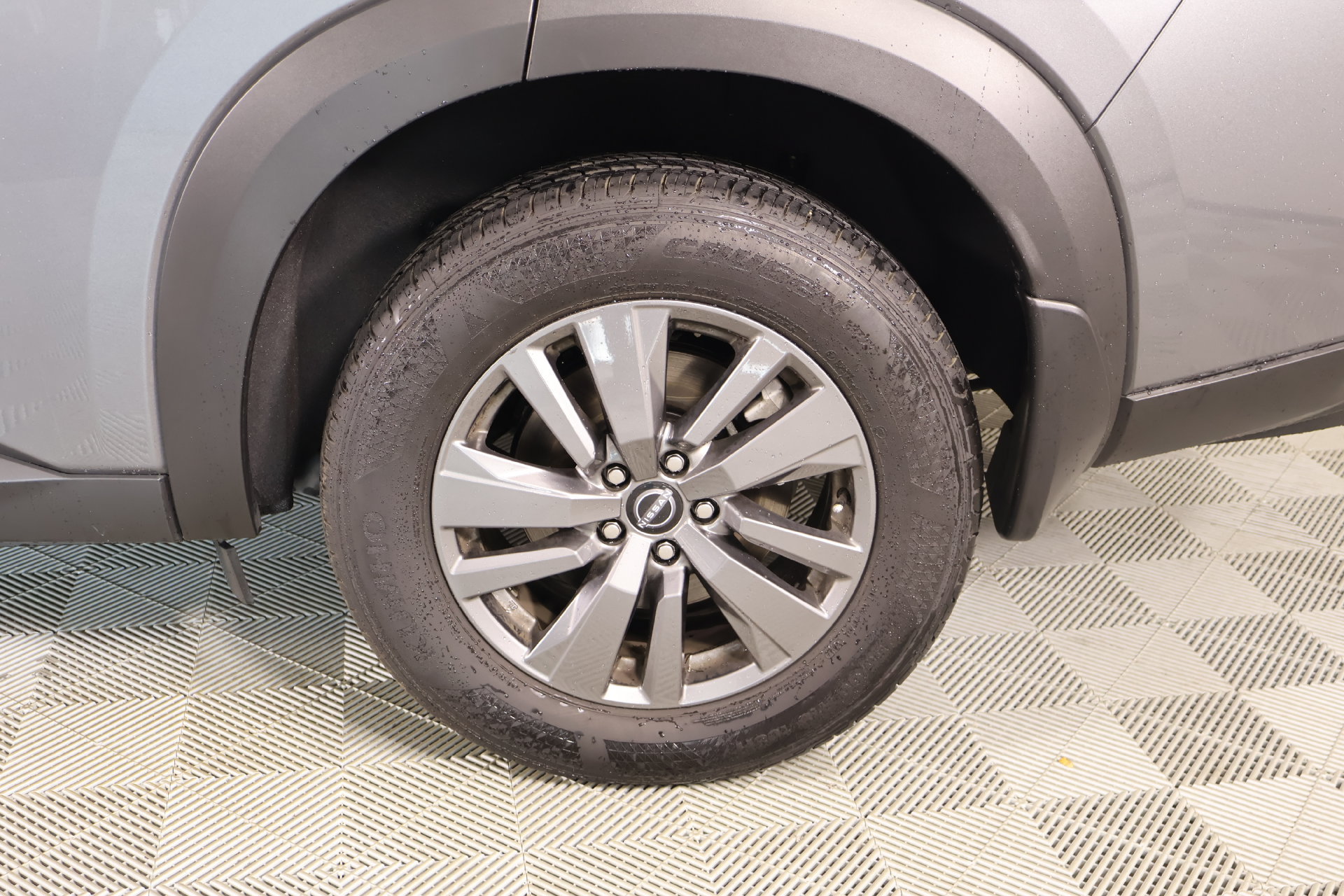 Used 2025 Nissan Pathfinder SV FWD image 19