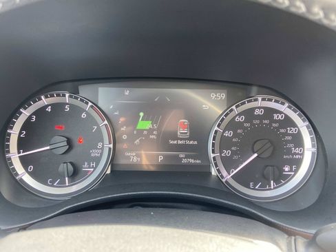 Used 2023 Toyota Highlander LE FWD image 23