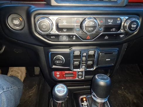 Used 2022 Jeep Wrangler Unlimited Rubicon w/ LED Lighting Group image 20