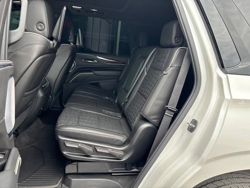 Used 2022 Cadillac Escalade Sport Platinum w/ LPO, ONYX Package AWD/4WD image 14