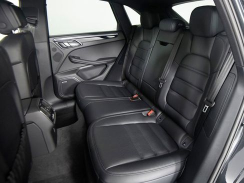 Certified 2026 Porsche Macan AWD/4WD image 35