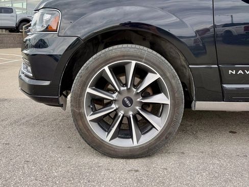 Used 2017 Lincoln Navigator Reserve AWD/4WD image 29