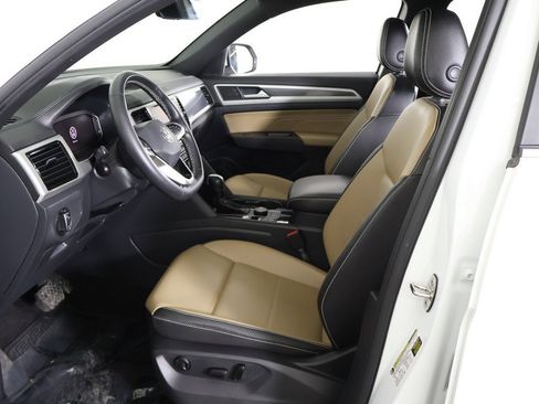 Used 2022 Volkswagen Atlas Cross Sport SE image 28