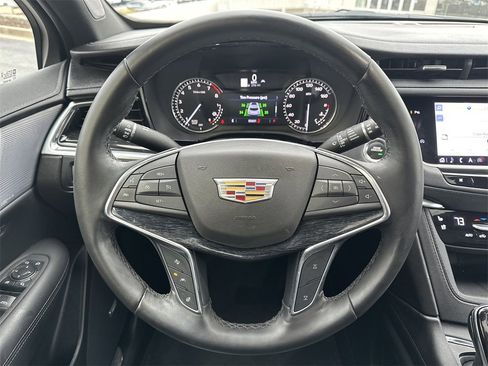 Certified 2022 Cadillac XT5 Premium Luxury w/ LPO, ONYX Package image 24