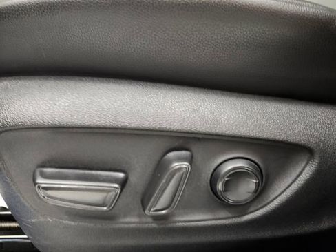 Used 2024 Toyota Highlander XLE FWD image 15