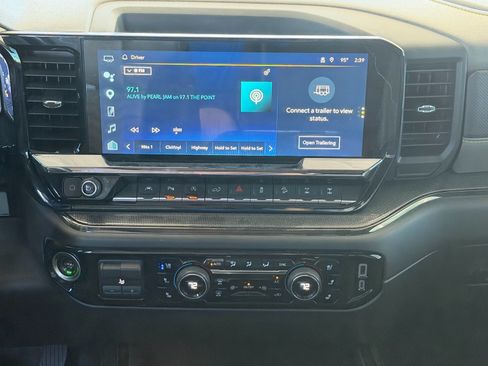 Used 2024 Chevrolet Silverado 1500 ZR2 w/ Technology Package AWD/4WD image 10