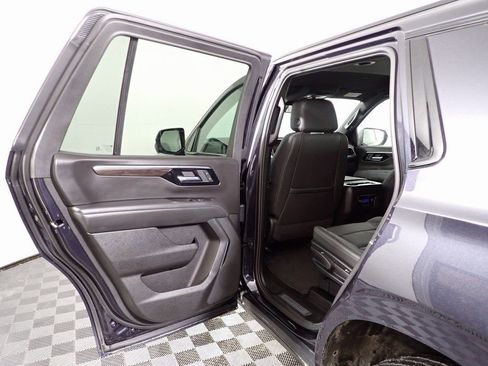 Used 2025 Chevrolet Tahoe Z71 image 32