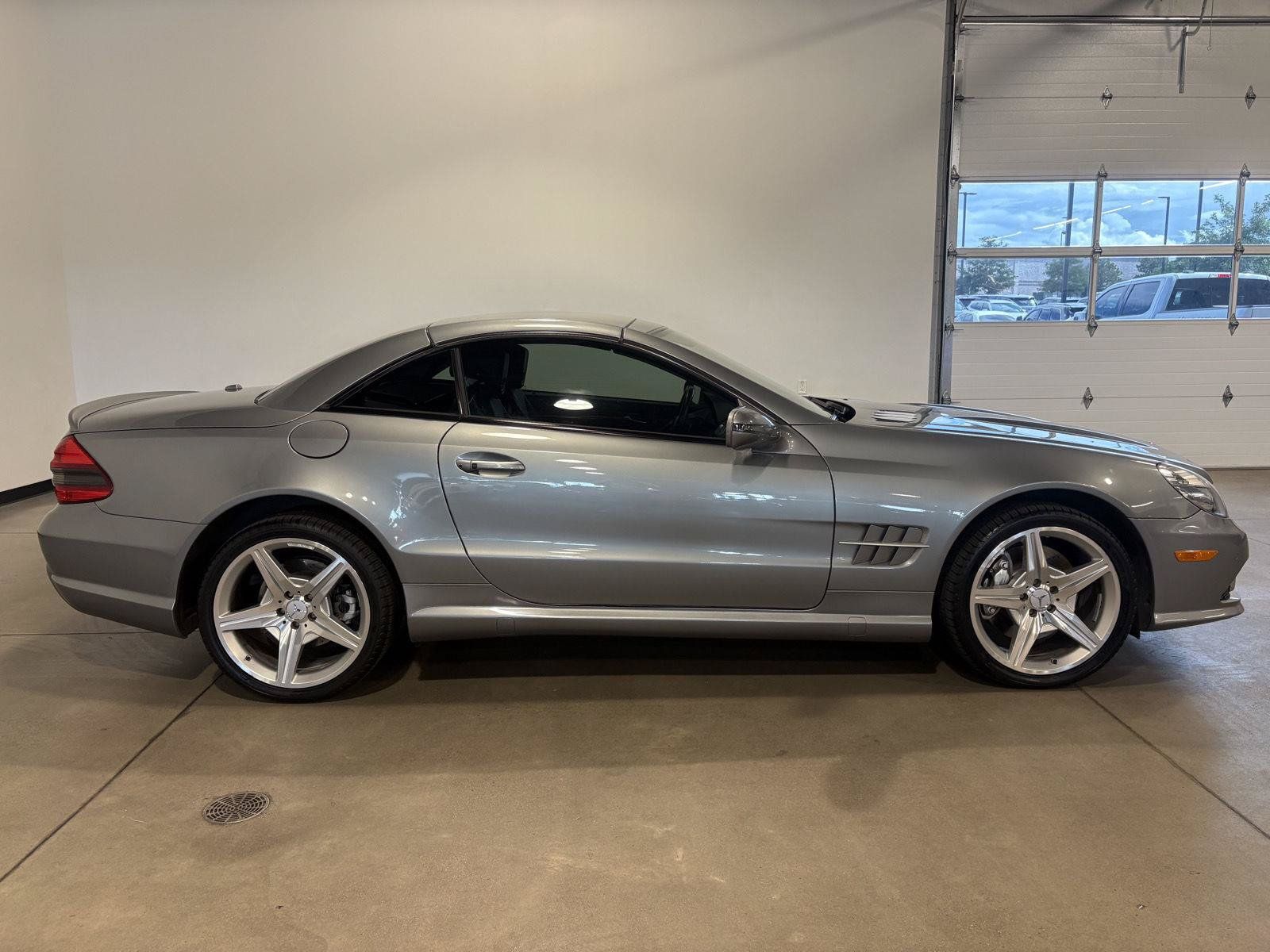 Used 2009 Mercedes-Benz SL 550 image 2