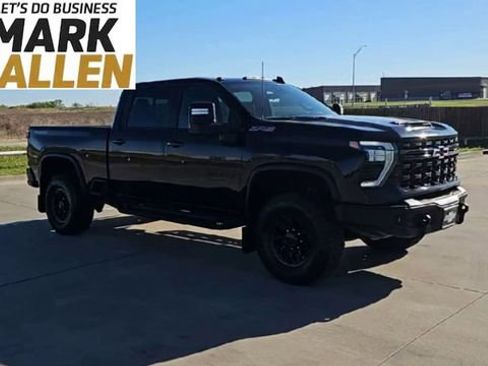 Used 2024 Chevrolet Silverado 2500 ZR2 w/ ZR2 Bison Edition AWD/4WD image 2