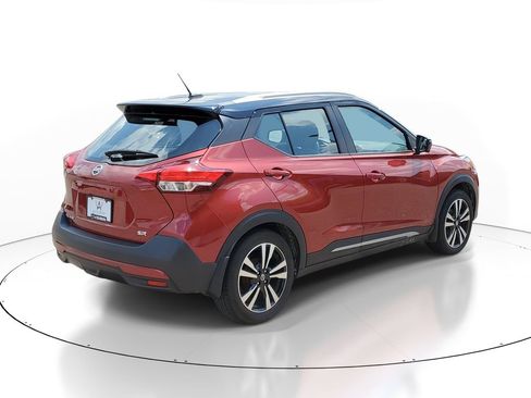 Used 2019 Nissan Kicks SR w/ SR Premium Package FWD image 4