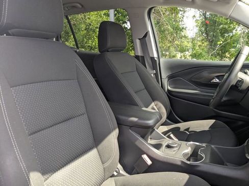 Used 2024 GMC Terrain SLE FWD image 35