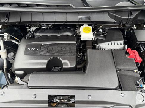 Used 2023 Nissan Pathfinder SL w/ Black Appearance Package AWD/4WD image 22