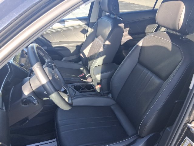 Used 2023 Volkswagen Tiguan SE FWD image 19