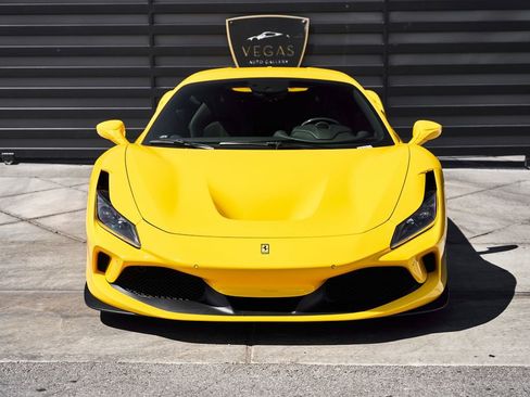 Used 2021 Ferrari F8 Tributo image 16