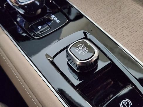 New 2026 Volvo XC90 T8 Plus w/ Protection Package Premier image 21