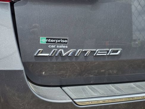 Used 2022 Ford Explorer Limited w/ Equipment Group 301A RWD image 8