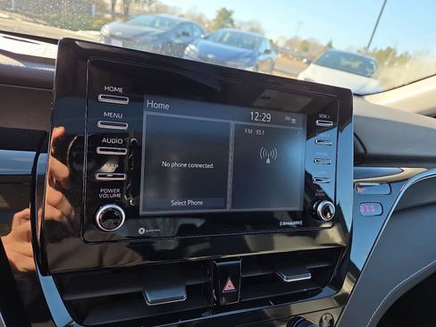 Certified 2023 Toyota Camry SE image 19