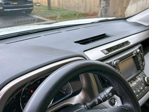 Used 2015 Toyota RAV4 Limited image 20