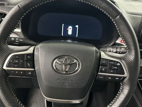 Used 2025 Toyota Sienna XSE image 16