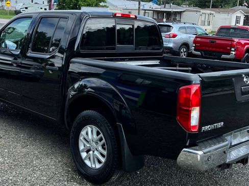 Used 2015 Nissan Frontier SV w/ SV Value Truck Package AWD/4WD image 6