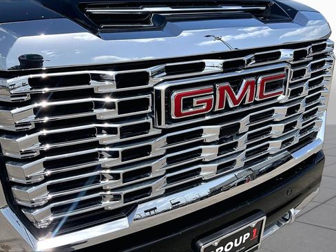 Used 2025 GMC Sierra 2500 Denali w/ Denali Reserve Package AWD/4WD image 30