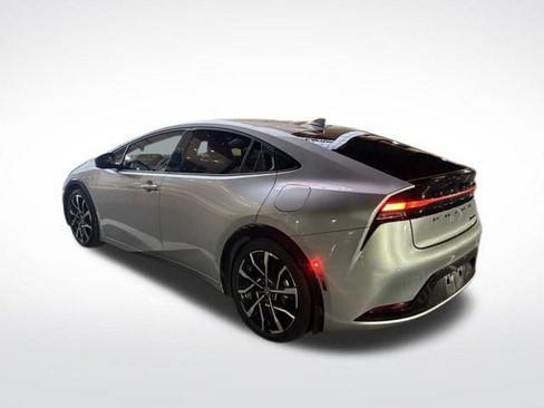 Used 2024 Toyota Prius Prime SE image 5