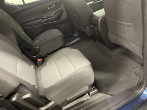 Used 2022 Chevrolet Traverse LT image 22