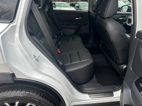 New 2026 Nissan Rogue SV image 15