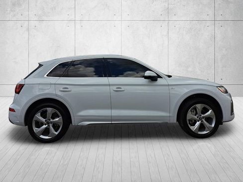 Used 2022 Audi Q5 2.0T Premium Plus w/ Premium Plus Package AWD/4WD image 4