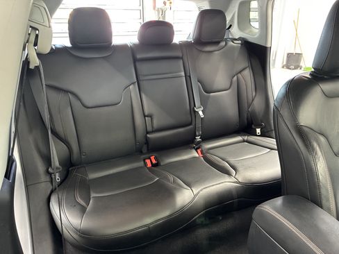 Used 2018 Jeep Compass Limited AWD/4WD image 13