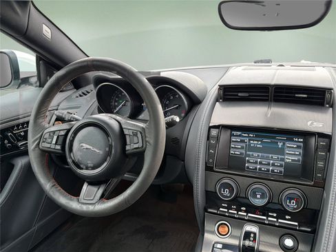 Used 2015 Jaguar F-TYPE S RWD image 9