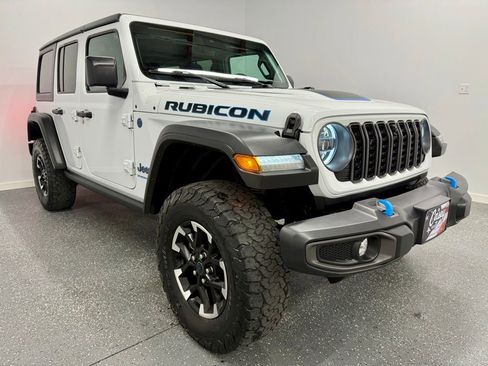 Used 2024 Jeep Wrangler Unlimited Rubicon 4xe w/ Technology Group image 8