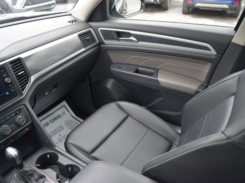 Used 2021 Volkswagen Atlas SE w/ Panoramic Sunroof Package AWD/4WD image 18