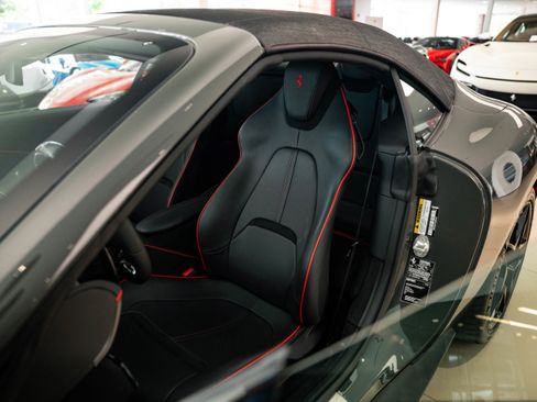 Used 2024 Ferrari Roma Spider image 54