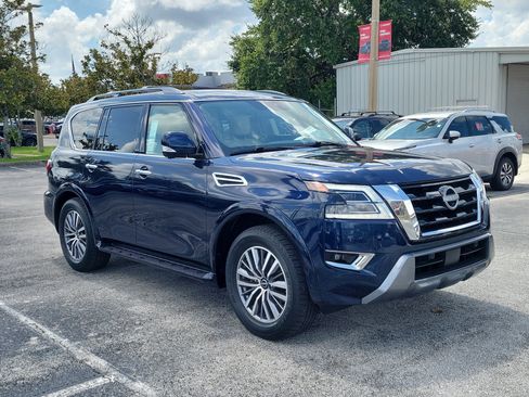 Certified 2023 Nissan Armada SL w/ Cargo Package AWD/4WD image 3