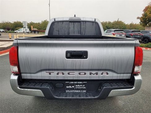 Used 2020 Toyota Tacoma SR5 image 5