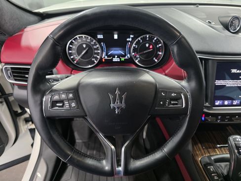 Used 2021 Maserati Levante GranLusso AWD/4WD image 14