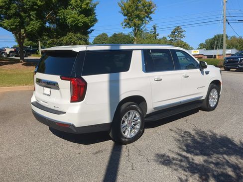 Used 2023 GMC Yukon XL SLT w/ SLT Luxury Package AWD/4WD image 8