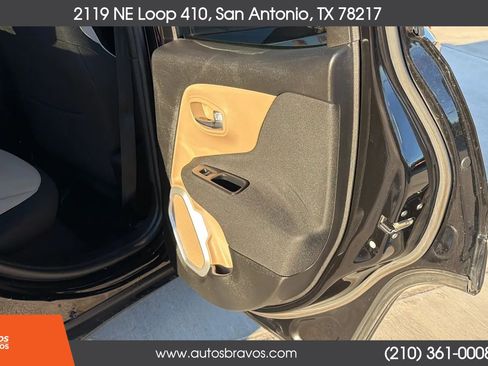 Used 2016 Jeep Renegade Latitude FWD image 18