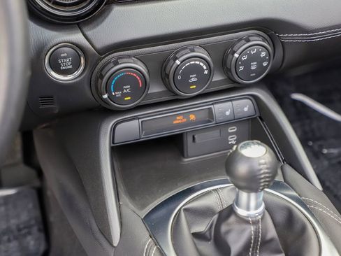 Used 2025 MAZDA MX-5 Miata Club RWD image 10