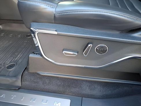 Used 2025 Ford F150 Platinum w/ FX4 Off-Road Package image 12